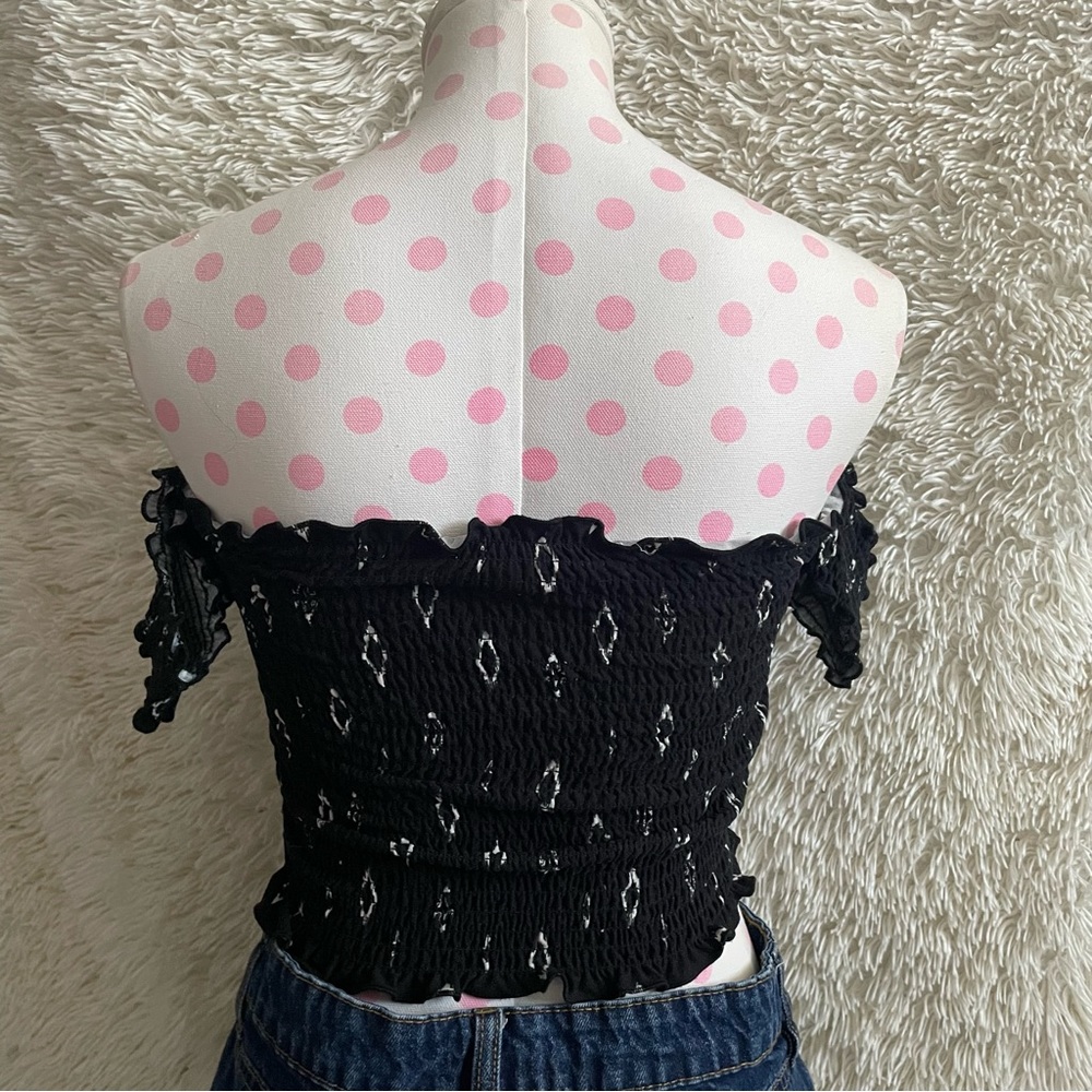 Off‎ Shoulder Ruched top - Picture 2 of 4